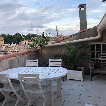Terrasse Tropezienne Centre Nimes Exterior photo